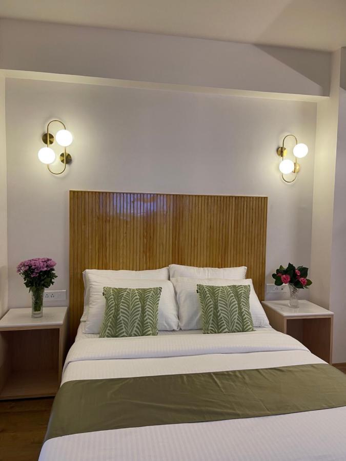 Hotel Pegasus Crown Shillong Buitenkant foto