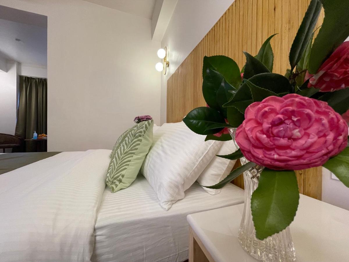 Hotel Pegasus Crown Shillong Buitenkant foto